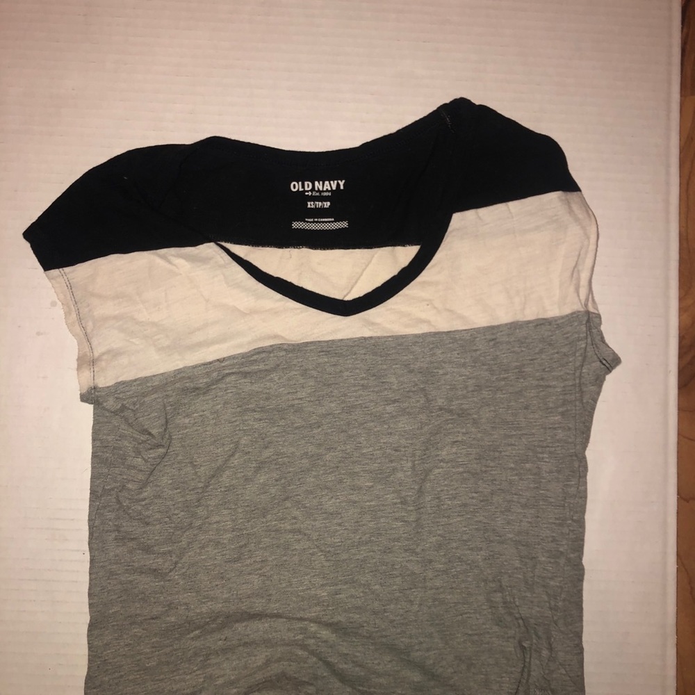 Old navy T shirt